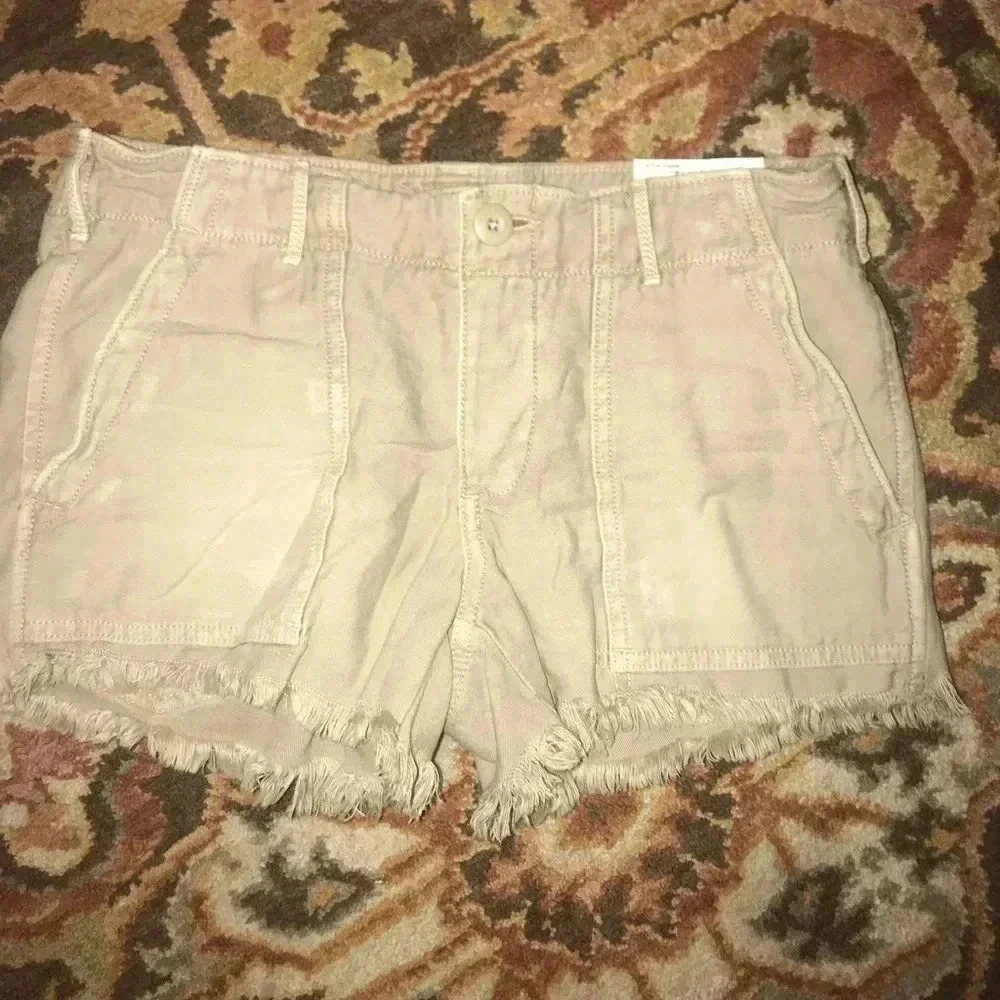 AMERICAN EAGLE SHORTS SIZE 00